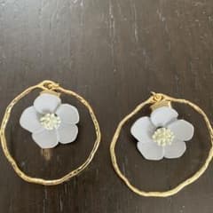ハンドメイドピアス❤︎のサムネイル