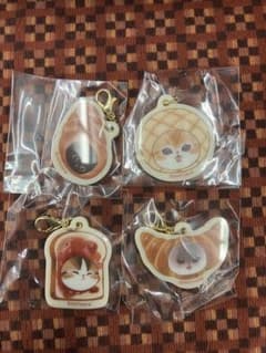 モフサンドベーカリーアクリルチャーム　うさこ　ちいかわ推し様専用　メロンパンのみのサムネイル