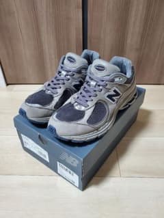 new balance 2002RAのサムネイル