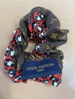 Louis Vuitton レオパード柄 シュシュ LOUIS VUITTON シルク シュシュ レオパード柄 - メルカリ