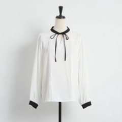 tocco closet りぼん付き配色タック入りブラウスのサムネイル