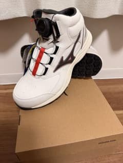 MIZUNO 安全靴 BOA フィットシステム ミッドカットのサムネイル