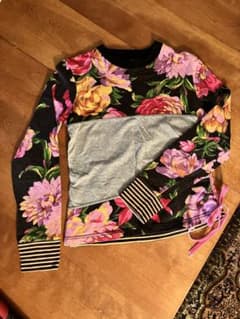 シモネッタ女の子用長袖Tシャツ。直営店にて購入のサムネイル