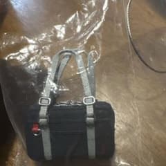 イーストボーイ　ガチャガチャ　立体キーホルダー 紺と赤のサムネイル
