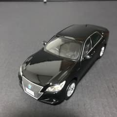 ミニカー  1/30 クラウン　トヨタのサムネイル
