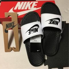 【値下げ！！】NIKE BENASSI JDIのサムネイル