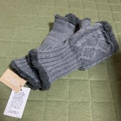 指先が出るタイプのニット手袋！のサムネイル