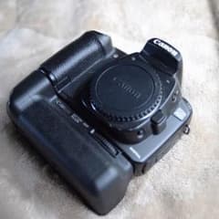 EOS 20D (ジャンク品) + バッテリーグリップ + 関係本のサムネイル