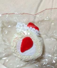 kikisquishy いちごロールケーキのサムネイル