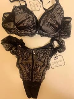 【新品タグ付き】《ブラジャー&ショーツセット》のサムネイル