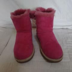UGG ムートンブーツ ピンク 紐リボン　中古のサムネイル
