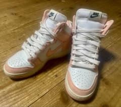 Nike ホワイト/ピンク ハイカットスニーカーのサムネイル