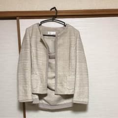 スーツのサムネイル