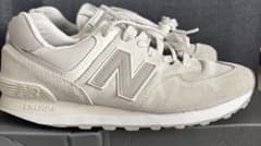 New Balance 574 ライトベージュ スニーカーのサムネイル