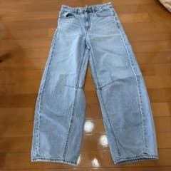 GU バレルレッグジーンズ ライトブルー Sサイズのサムネイル