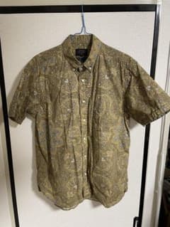 BEAMS ペイズリー柄 半袖シャツ ゴールド系のサムネイル