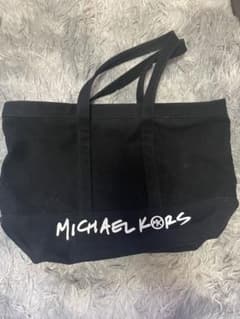 MICHAEL KORS トートバッグ キャンバス ブラック 肩掛け シンプルのサムネイル