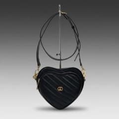 美品 GUCCI グッチ GGマーモント ハート型ショルダーバッグ 黒のサムネイル