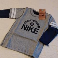 新品タグ付き　NIKE　90　男の子　3wayトップス　定価5500円のサムネイル