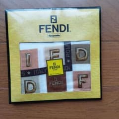 新品　FENDI 大判ハンカチ１枚　50cmのサムネイル