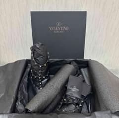VALENTINO ロックスタッズ ブラック レザー ヴァレンティノ パンプスのサムネイル