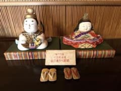 80年以上前　骨董　コンパクトな福々しいお雛様　 開運の多慶下駄！　木の共箱 80年以上前 骨董 コンパクトな福々しいお雛様 開運の多慶下駄！ 木の共