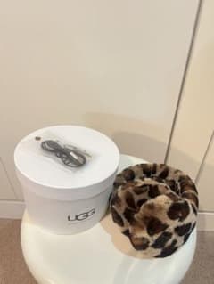 【新品未使用品 UGG ugg 耳あて ヘッドホン】のサムネイル
