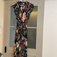 ザラベーシック　ワンピース　花柄のサムネイル