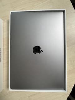 美品 MacBook Air 2018 8GB 256GB 箱充電器付 - メルカリ