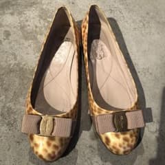 Salvatore Ferragamo flat shoes, size 6 1/2, leopard print.