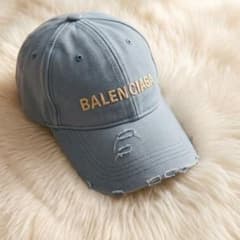 ヤ*ツ様 【希少】BALENCIAGA キャップ ダメージ加工 水色寄りグレー ヤ*ツ様 【希少】BALENCIAGA キャップ ダメージ加工 水色寄りグレー