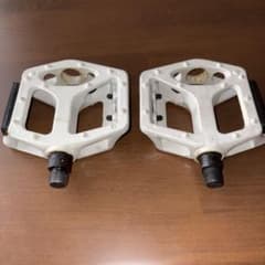 自転車用 フラットペダル ホワイト 左右セットのサムネイル