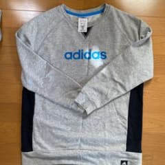 adidas✩.*˚アディダススエットトレーナーのサムネイル
