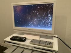 16インチ液晶テレビ＆DVDプレーヤーどちらもホワイトカラー２点セット☆のサムネイル