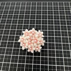 ちりめん細工　小花ブローチ　一越ちりめんのサムネイル