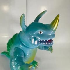 ヤモマーク　ネロンガ ソフビ ウルトラマン　フィギュア ヤモマーク ネロンガ ソフビ フィギュア 水色成型 ウルトラマン - メルカリ