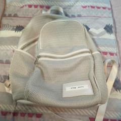 q bag paris リュック　ルーブル　オリーブのサムネイル
