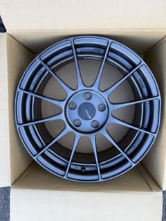 ENKEI レーシングレボリューションNT03RR ガンメタ1本(リム歪みあり)のサムネイル