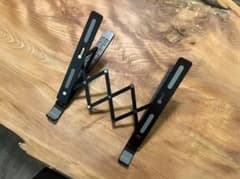 持ち運べる ノートPCスタンド｜軽量・折りたたみ式・収納袋付き　ブラックのサムネイル