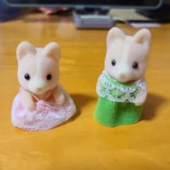 【レア】シルバニアファミリー ファンクラブ継続特典 ピンクマロンイヌの赤ちゃんのサムネイル