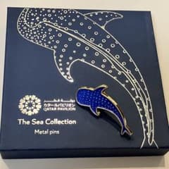 万博 カタール館 ピンバッジ ジンベイザメ カタールパビリオン - メルカリ