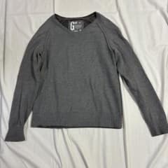 【OLD GAP】グレー Vネック スリムシルエット コットンニット Mサイズのサムネイル