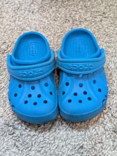 Crocs キッズ用 サンダル 青のサムネイル