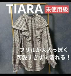 Tiara ハートプリントフリルブラウス - メルカリ