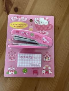 ハローキティ ホッチキス 替針付きのサムネイル