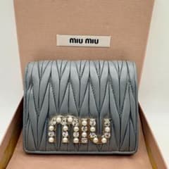 ♡美品♡MIU MIU マテラッセ ビジュー 折り財布 L字ファスナー グレー 美品】MIU MIU ミュウミュウ マテラッセ 二つ折り財布 ビジュー グレー