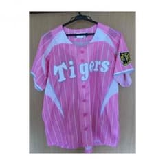 美品 ピンク♡阪神タイガースユニフォームのサムネイル