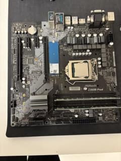 ASRock Z390M Pro4 マザーボードのサムネイル