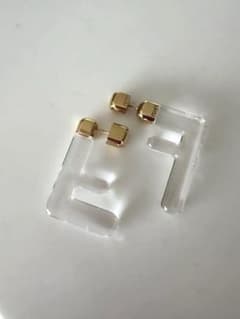 お値下げ】FENDI FFモチーフピアス クリア/透明 - メルカリ
