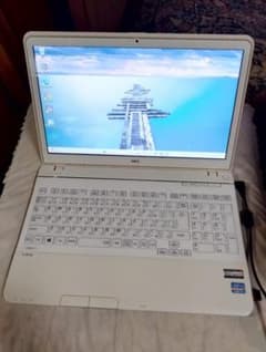 M*n様 NEC LaVie ノートパソコン、液晶に難あり。8GB、新品SSDのサムネイル